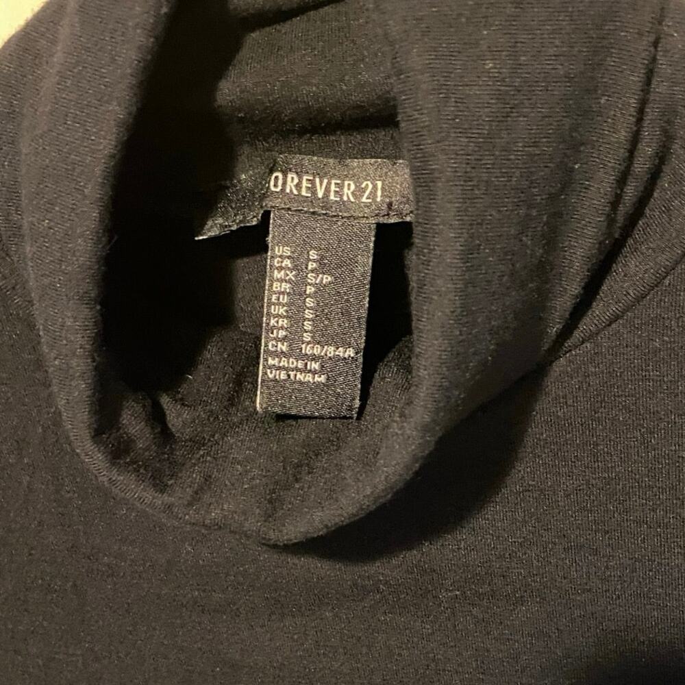 Forever 21 Fitted Turtleneck Long Sleeve Crop Top Small Black Stretch Jersey - Picture 3 of 6